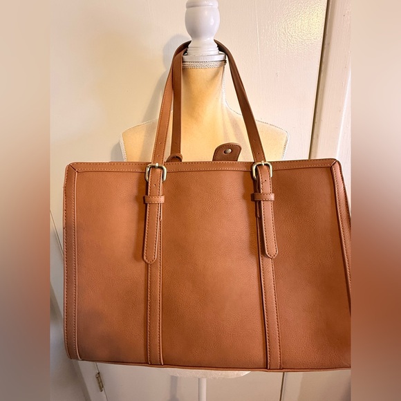 Elegant Tan Faux Leather Tote Bag - Picture 9 of 9